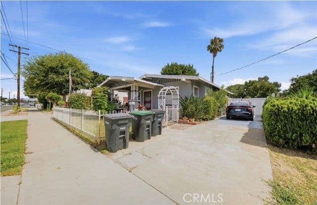 360 E La Veta, Orange, Active - Home for Sale