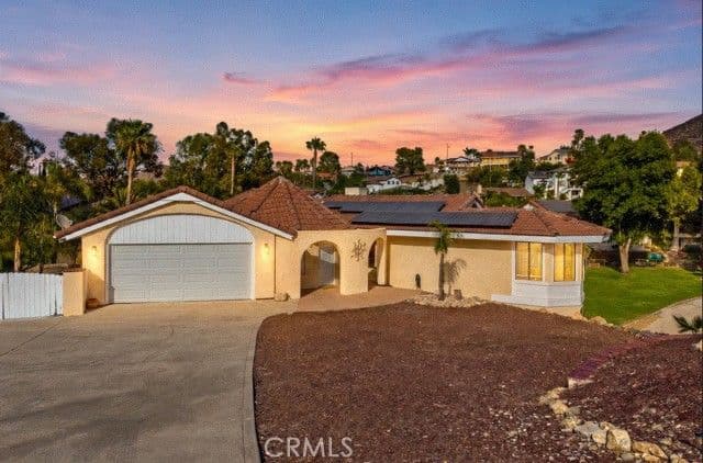 22032 W San Joaquin Dr, Canyon Lake, Active - Home for Sale
