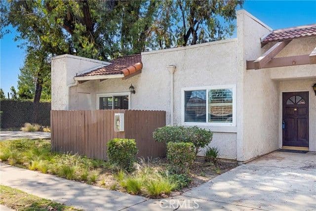 17572 Vandenberg Ln, Tustin, Active - Home for Sale