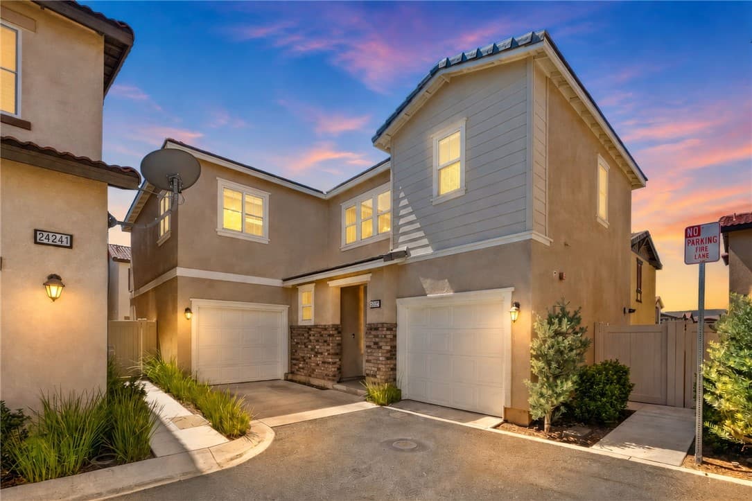 24237 Hazelnut Ave, Murrieta, Active - Home for Sale