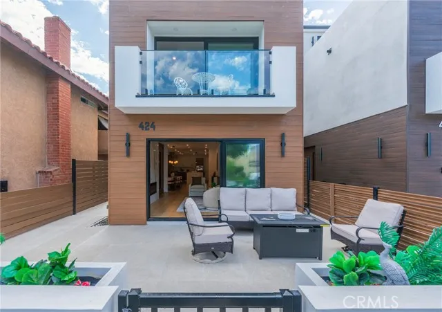424 20th, Huntington Beach, Active - Home for Sale