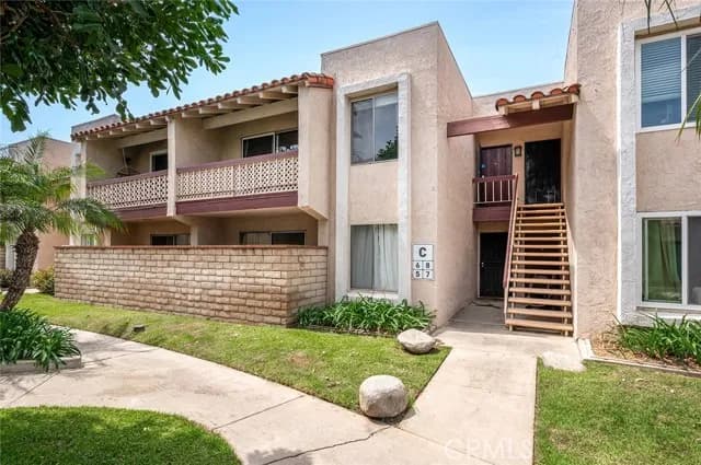 700 W La Veta, Orange, Active - Home for Sale