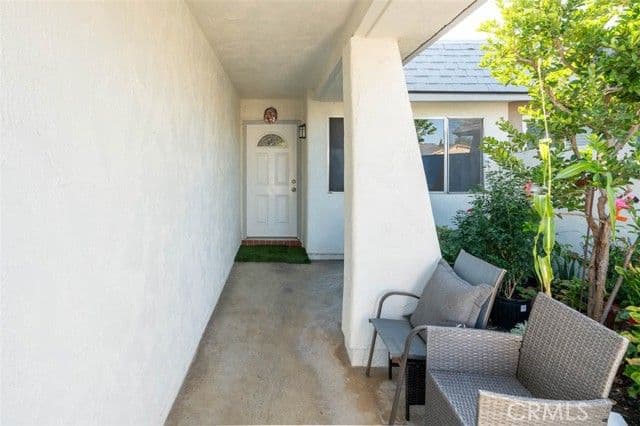 309 Calle Montecito, Oceanside, Active - Home for Sale