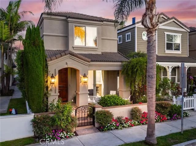 212 5th St, Seal Beach, Active - Home for Sale