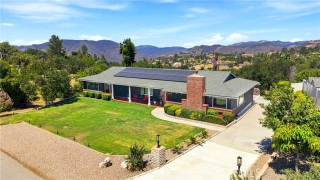 1019 Riverview Dr, Fallbrook, Active - Home for Sale