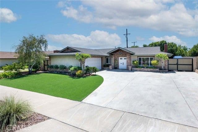 582 S Nutwood St, Orange, Active - Home for Sale