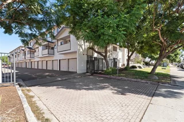 569 E St, Chula Vista, Active - Home for Sale