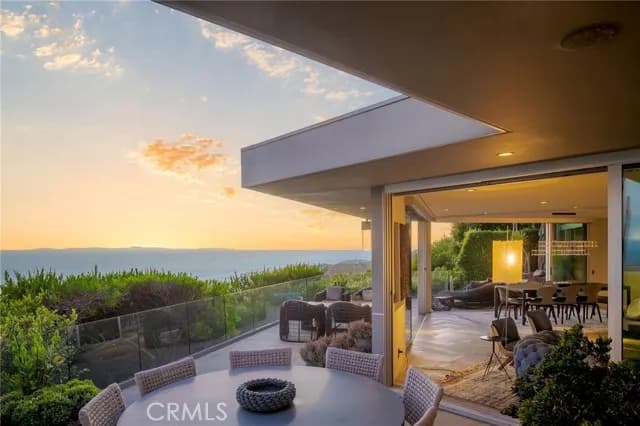 1229 Skyline Dr, Laguna Beach, Active - Home for Sale