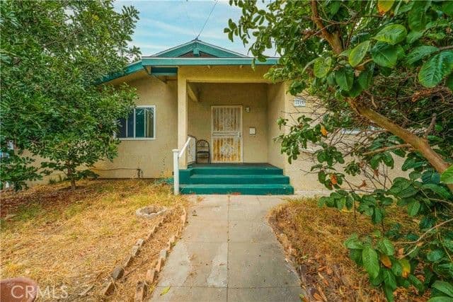 1012 Vina, Long Beach, Active - Home for Sale