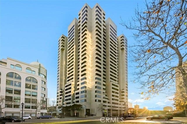 700 Front St, San Diego, Active - Home for Sale