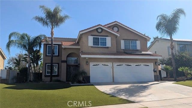 1359 Williamsburg Ln, Corona, Active - Home for Sale