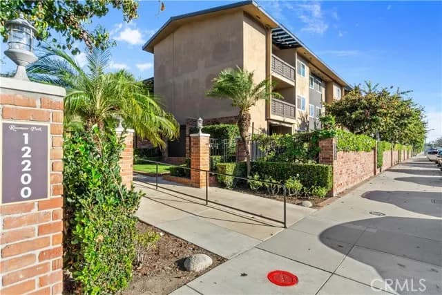 12200 Montecito Rd, Seal Beach, Active - Home for Sale