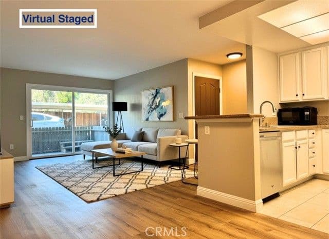 432 Edgehill Ln, Oceanside, Active - Home for Sale