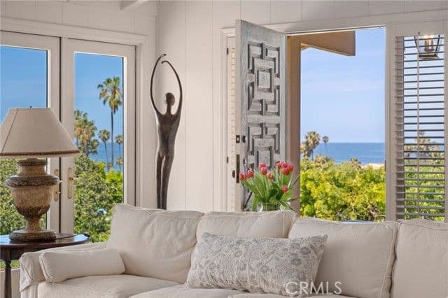 8361 Calle Del Cielo, La Jolla, Active - Home for Sale