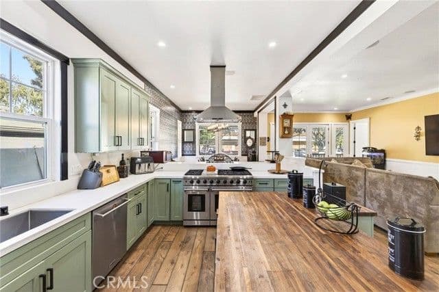 10901 Chestnut St, Los Alamitos, Active - Home for Sale