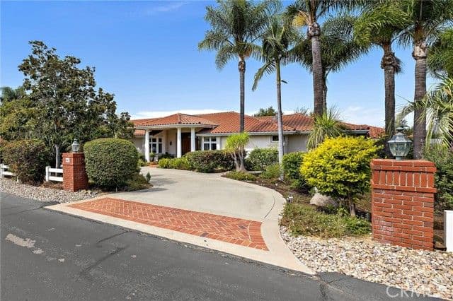 647 Tumble Creek Ln, Fallbrook, Active - Home for Sale