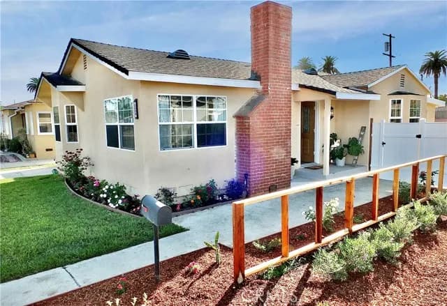 2359 Golden, Long Beach, Active - Home for Sale
