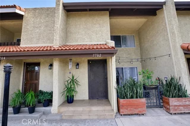 7702 Via Napoli, Burbank, Active - Home for Sale