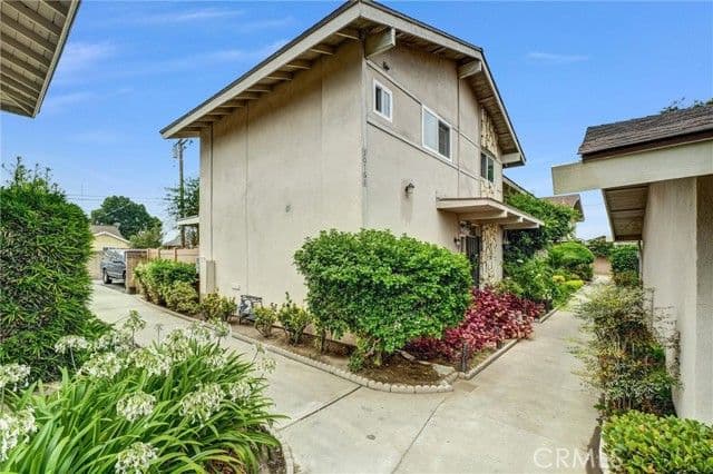 10761 Magnolia Ave, Anaheim, Active - Home for Sale