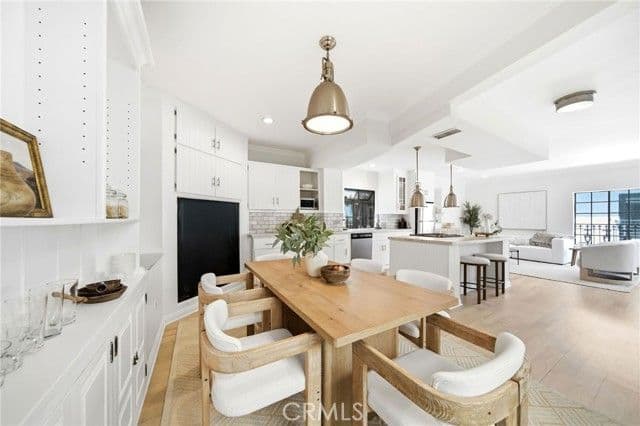 9624 Highland Gorge Dr, Beverly Hills, Active - Home for Sale