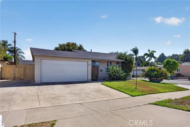 285 S Thomas, Orange, Active - Home for Sale