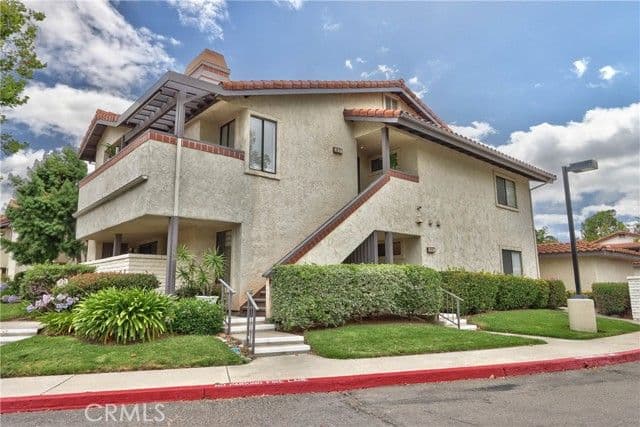 926 Lupine Hills Dr, Vista, Active - Home for Sale