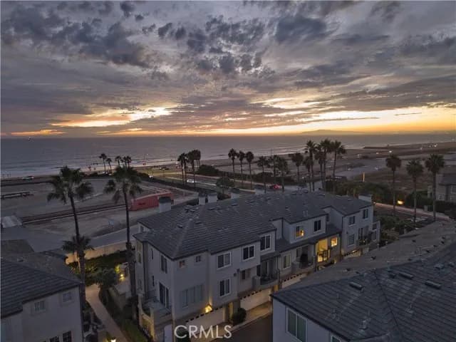 19261 Surfview Dr, Huntington Beach, Active - Home for Sale