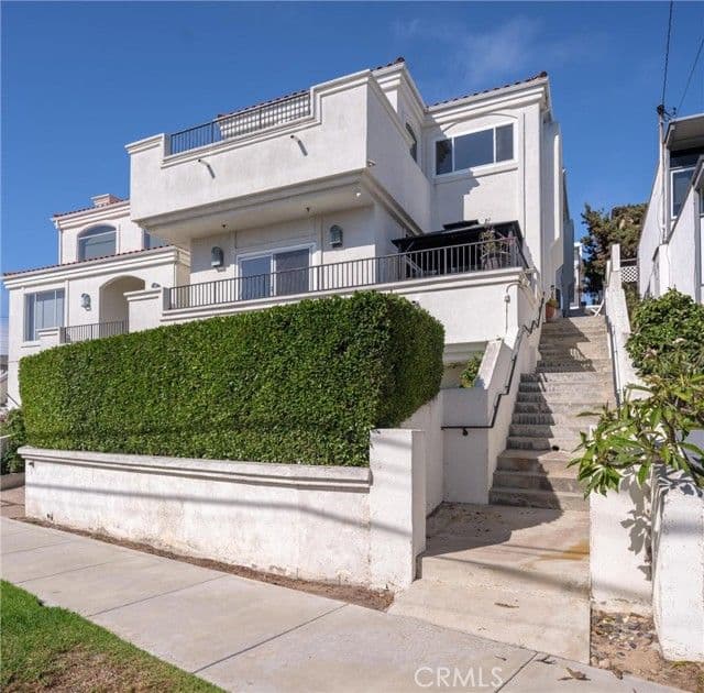 520 N Guadalupe Ave, Redondo Beach, Active - Home for Sale