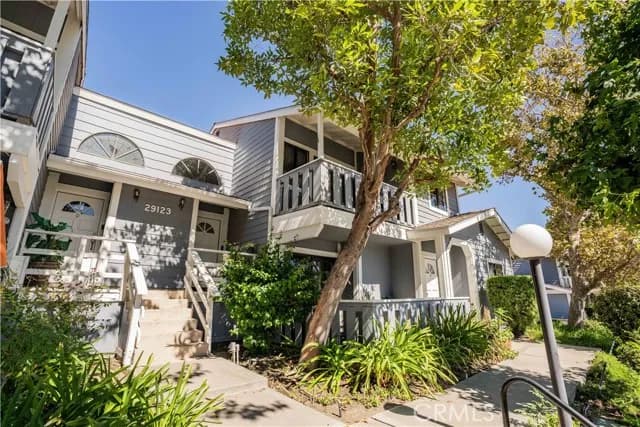 29123 Thousand Oaks Blvd, Agoura Hills, Active - Home for Sale