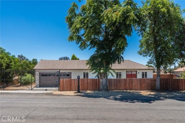 765 W County Line, Calimesa, Active - Home for Sale