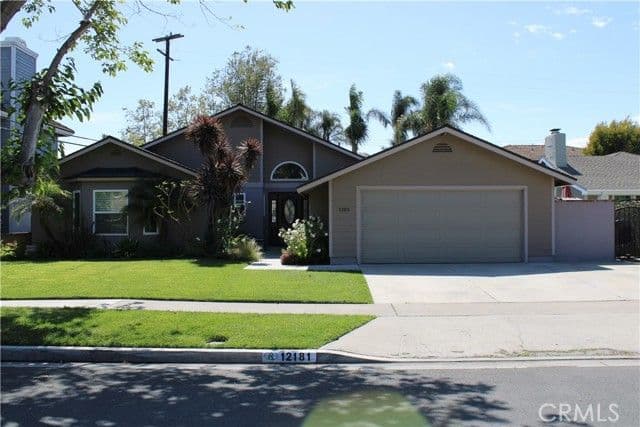 12181 Christy Ln, Rossmoor, Active - Home for Sale