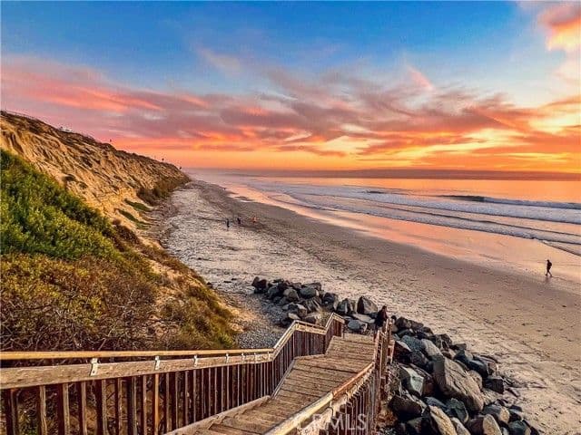 6512 Surfside Ln, Carlsbad, Active - Home for Sale