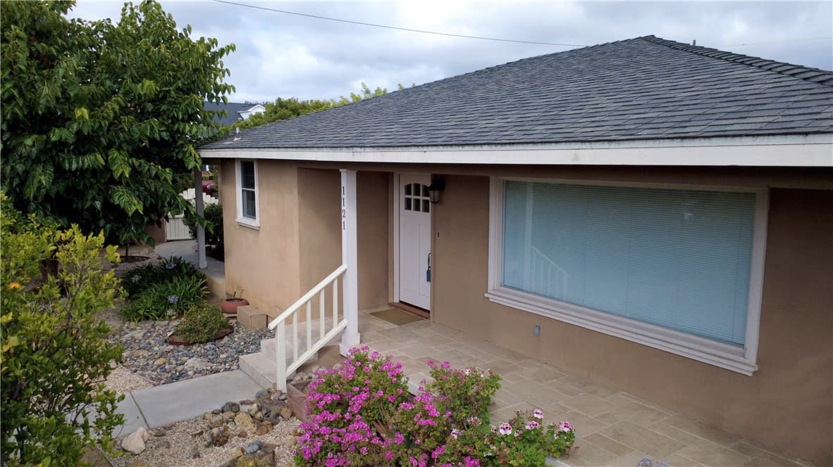 1121 Vista Way, Oceanside, Active - Home for Sale