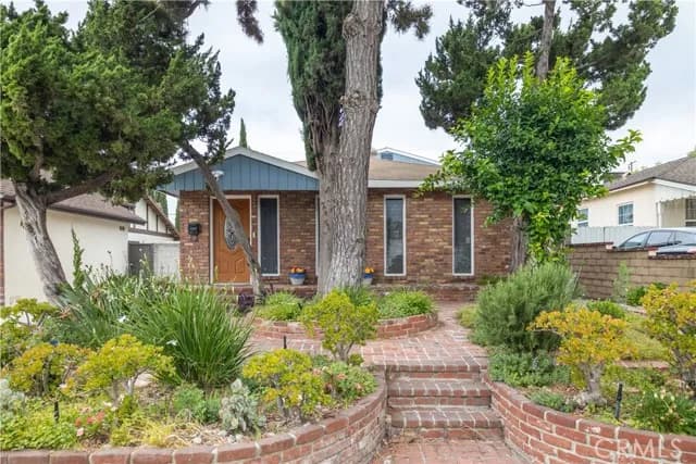 405 N Brighton, Burbank, Active - Home for Sale