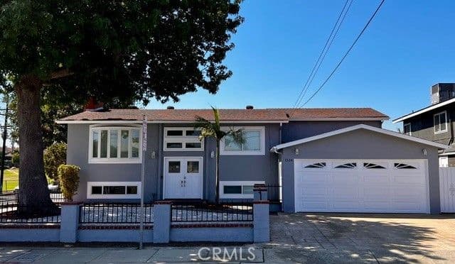 1514 E Maple Ave, El Segundo, Active - Home for Sale