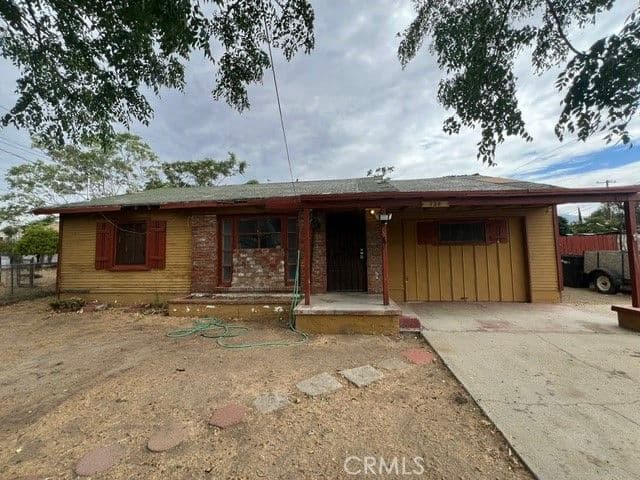 739 E Hoffer, Banning, Active - Home for Sale