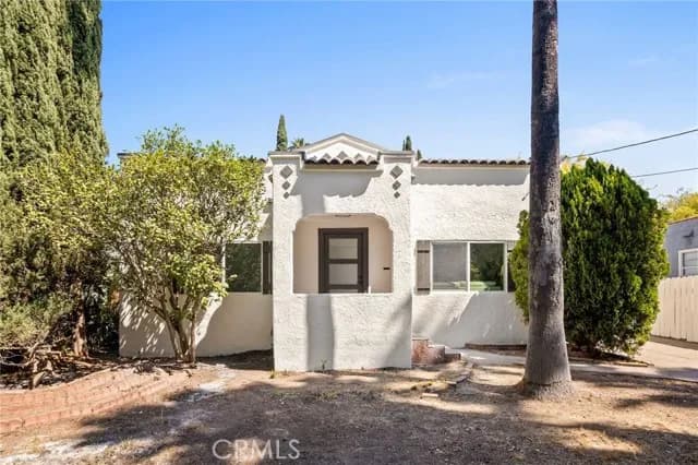 1379 Elizabeth St, Pasadena, Active - Home for Sale