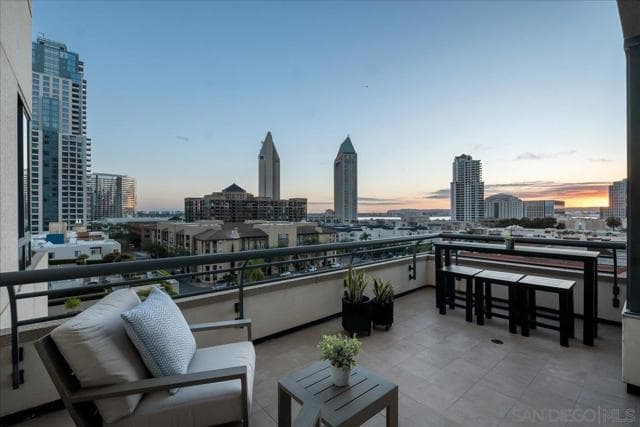 700 Front St, San Diego, Active - Home for Sale