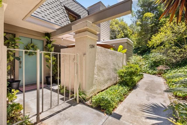 5204 Caminito Solitario, San Diego, Active - Home for Sale
