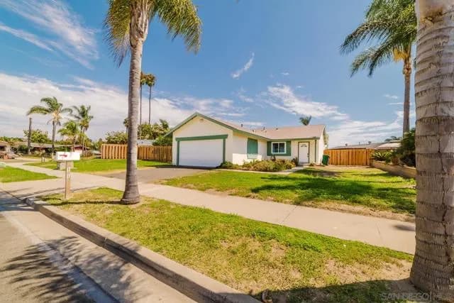 181 Heritage St, Oceanside, Active - Home for Sale