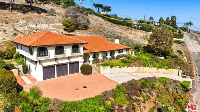 5461 Horizon Dr, Malibu, Active - Home for Sale