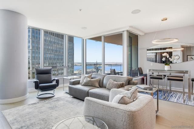 888 W E St, San Diego, Active - Home for Sale