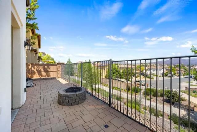 1733 Cripple Creek Dr, Chula Vista, Active - Home for Sale