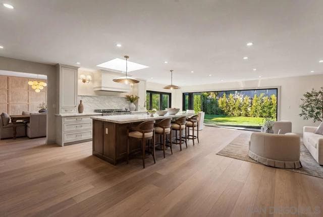 8390 Cliffridge, La Jolla, Active - Home for Sale