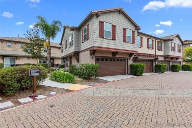 1541 Winter Ln, Chula Vista, Active - Home for Sale