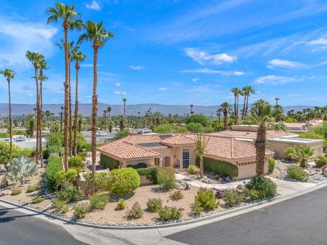 102 Chelsea Circle, Palm Desert, Active - Home for Sale