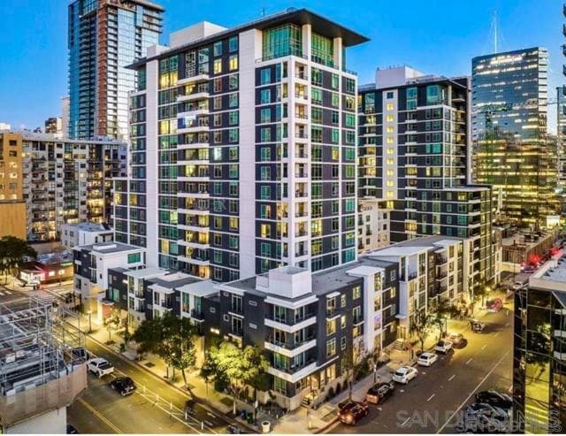 425 W Beech St, San Diego, Active - Home for Sale