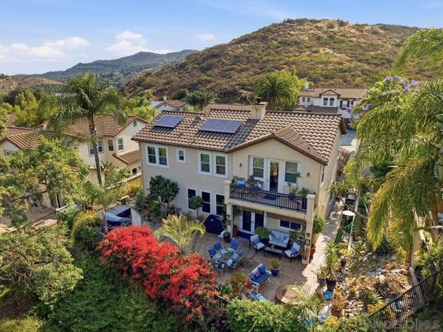 3320 Wild Oak Ln, Escondido, Active - Home for Sale