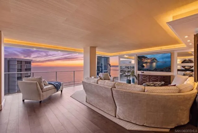 1710 Avenida Del Mundo, Coronado, Active - Home for Sale