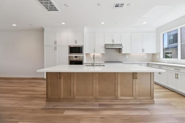 4942 Spirea Way, Carlsbad, Active - Home for Sale
